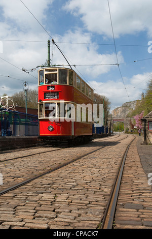 London 1622 Tram (Straßenbahn E1 30er Jahre) an der National Tramway Dorfmuseum, Crich, Derbyshire, UK Stockfoto