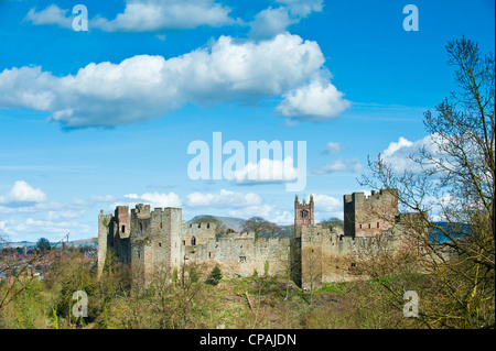 Ludlow Castle und St. Laurence Church, Shropshire UK Stockfoto