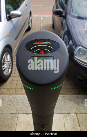 Eine Ladung Master Ladestation für Elektrofahrzeuge, Milton Keynes, England Stockfoto