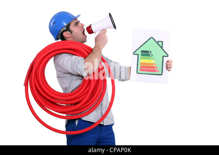 Mann macht Ankündigung über Energieeffizienz Stockfoto