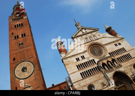 Kathedrale, Fassade und Turm Glocke namens Torrazzo, Cremona, Lombardei, Italien Stockfoto