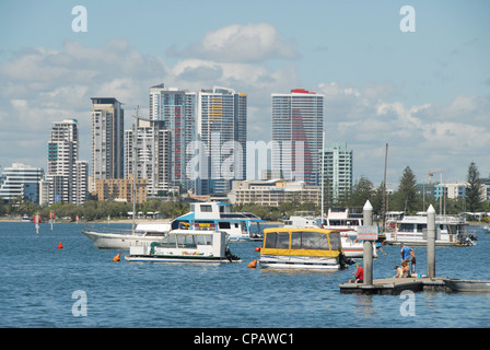 Die Skyline von Main Beach gesehen von der Southport spucken an der Gold Coast von Queensland, Australien Stockfoto