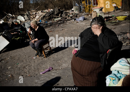 Gypsy Shanty Town von Puerta de Hierro, Madrid, Spanien. Vertreibung und ihre Häuser zerstört durch den Stadtrat stehen. Stockfoto