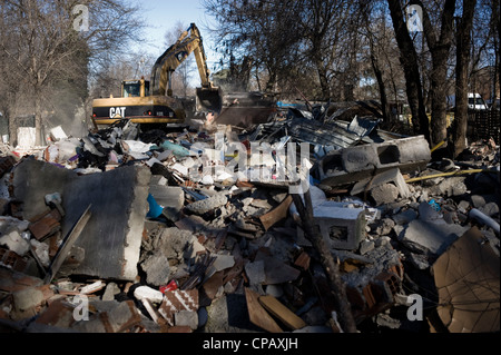 Gypsy Shanty Town von Puerta de Hierro, Madrid, Spanien. Vertreibung und ihre Häuser zerstört durch den Stadtrat stehen. Stockfoto