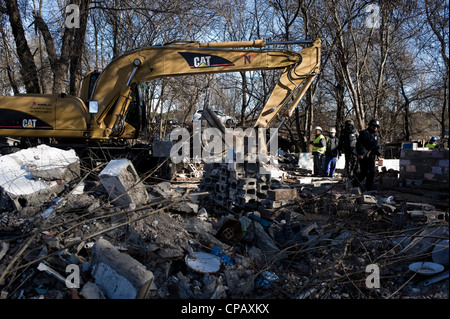 Gypsy Shanty Town von Puerta de Hierro, Madrid, Spanien. Vertreibung und ihre Häuser zerstört durch den Stadtrat stehen. Stockfoto