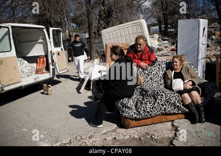 Gypsy Shanty Town von Puerta de Hierro, Madrid, Spanien. Vertreibung und ihre Häuser zerstört durch den Stadtrat stehen. Stockfoto