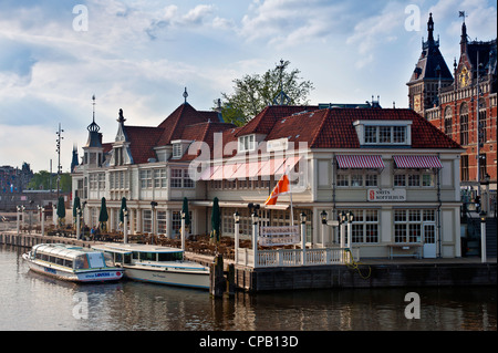 AMSTERDAM, NIEDERLANDE - 07. MAI 2012: Smits Koffiehuis Restaurant by Central Station Stockfoto