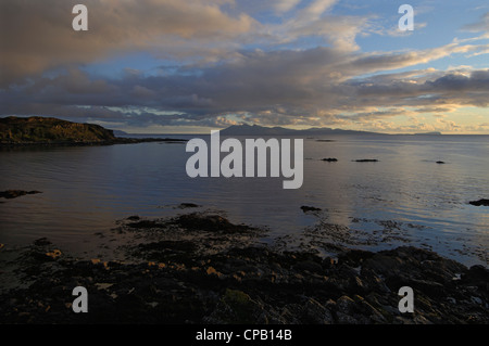 Blick über den Cuilllin Sound auf Rum von der Isle Of Skye, westlichen Schottland Stockfoto