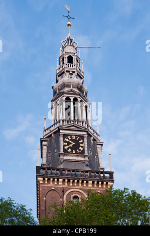 AMSTERDAM, NIEDERLANDE - 07. MAI 2012: Der Turm des Oudekerk Stockfoto