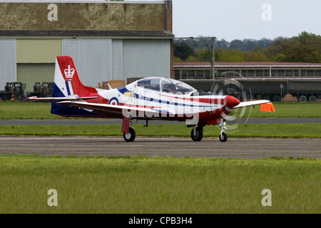 RAF Short Tucano T1 zweisitziges Turboprop grundlegende Trainer bei einer Flugschau in Abingdon Stockfoto