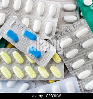 Nahaufnahme von Pillen, Tabletten und Kapseln. Stockfoto