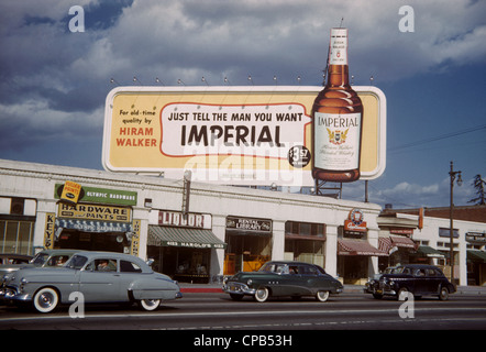 Whisky-Plakatwand im Olympic und Crenshaw in Los Angeles ca. 1951 Stockfoto