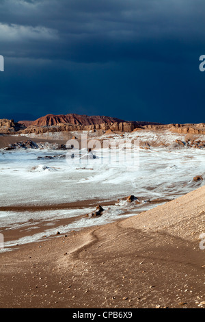 Gewitterwolken über Moon Valley, San Pedro de Atacama, Chile Stockfoto