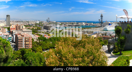 Blick vom Berg Montjuïc in Richtung Port Vell und Becelonetta in Barcelona, Spanien, Europa. Stockfoto