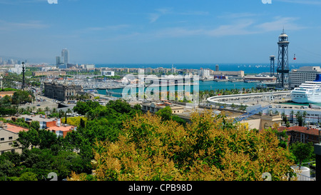 Blick vom Berg Montjuïc in Richtung Port Vell und Becelonetta in Barcelona, Spanien, Europa. Stockfoto