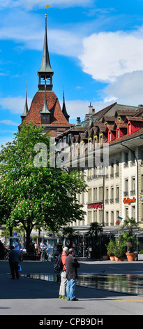 Die Südseite der Baerenplatz (Bear Plaza) nahe dem Kapitol Gebäude in der Stadt Bern, Schweiz. Stockfoto