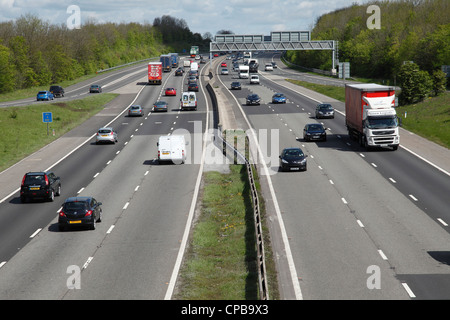 Fahrzeuge auf der Autobahn M1 in South Yorkshire, England, Vereinigtes Königreich Stockfoto