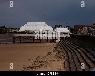 Der Pavillon, Burnham-on-Sea Pier, Somerset, UK Stockfoto