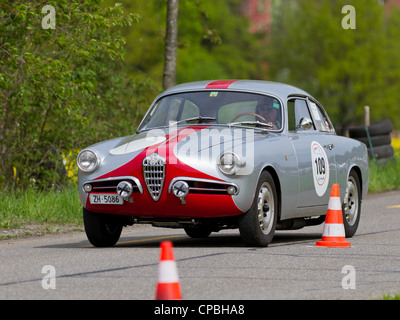 Vintage Touring Rennwagen Alfa Romeo Giulietta Sprint Veloce S1 von 1957 beim Grand Prix in Mutschellen, SUI am 29. April 2012. Stockfoto