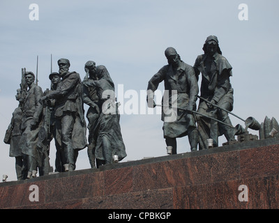 Denkmal für die heldenhaften Verteidiger Leningrads am Siegesplatz in Sankt Petersburg, Russland Stockfoto