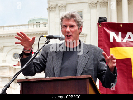 Schauspieler Richard Gere auf der Kundgebung für Tibet auf dem US-Kapitol 15. Juni 1998 in Washington, DC. Tibetisch-Amerikaner zusammen mit Hunderten von Fans versammelt, um Chinas Politik gegenüber Tibet zu protestieren. Stockfoto