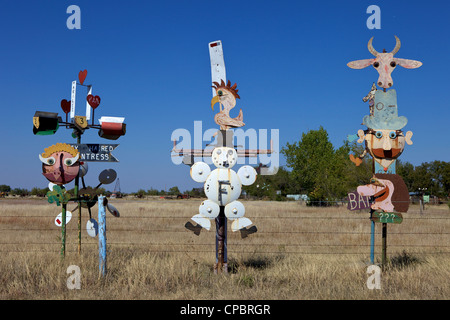 Bunte Metall Frühstücksterrasse, Highway 54, Mullinville, Kansas, USA, Stockfoto