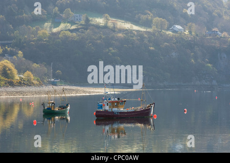 Boote verankert in Loch Broom in Ullapool, Ross-Shire, Schottland. Stockfoto