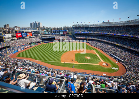 Die Yankees sind zu Hause spielen gegen die Seattle Mariners am Muttertag, 13. Mai 2012 im Yankee Stadium in New York City Stockfoto