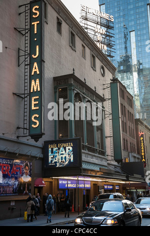 Sprung des Glaubens Festzelt, St. James Theatre, Broadway District, NYC Stockfoto