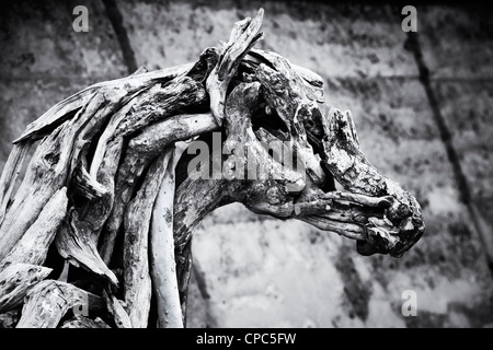 Treibholz Pferdeskulptur von Heather Jansch, Eden Project in Cornwall. Devon. England Stockfoto