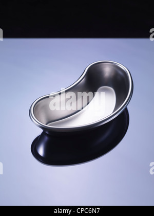 Nahaufnahme von Niere geformten chirurgische Schüssel Stockfoto