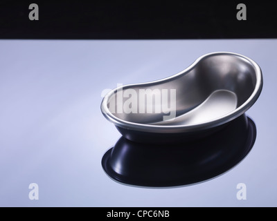 Nahaufnahme von Niere geformten chirurgische Schüssel Stockfoto