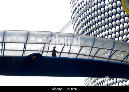 Fußgängerbrücke in Selfridges laden vom Parkplatz, Birmingham, UK Stockfoto