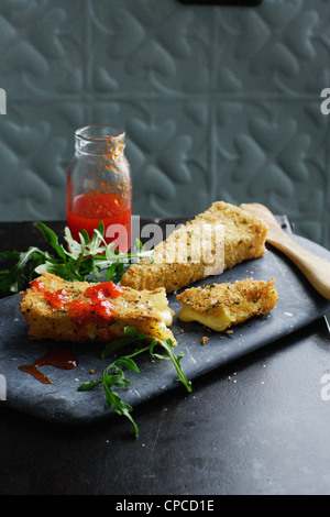 Tiefe gebratenen Scheiben Brie Käse Stockfoto