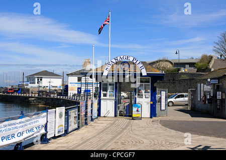 Eingang zum Swanage Pier in Dorset Stockfoto