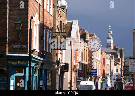 Ladenfronten im Eastgate, Rochester, Kent, England Stockfoto