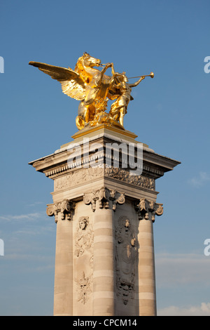 Pegasus-Skulptur auf der Pont Alexandre. Paris, Frankreich. Stockfoto