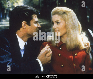 BELLE DE JOUR 1967 Valoria/Allied Artists Film mit Catherine Deneuve als Severine und Jean Sorel als Pierre Stockfoto