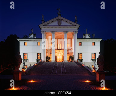 Villa Sandi. Der Sitz des gleichnamigen Weingutes. Crocetta del Montello, Treviso, Veneto, Italien. Stockfoto