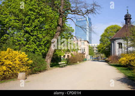 Sächsische Garten (Polnisch: Park Saski) im Frühjahr im Zentrum von Warschau in Polen. Stockfoto