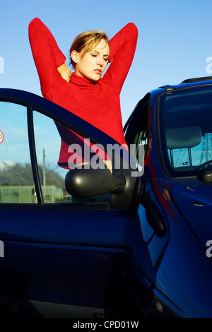 Frau, dehnen Stockfoto