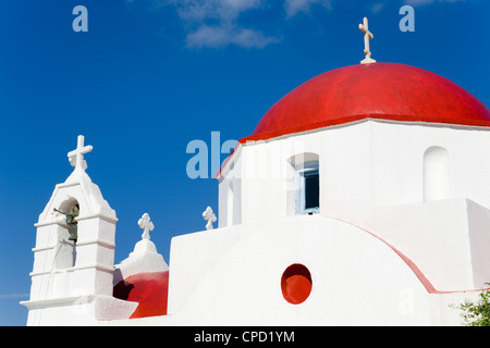 Roten Kuppel-Kirche in Mykonos-Stadt, Insel Mykonos, Cyclades, griechische Inseln, Griechenland, Europa Stockfoto