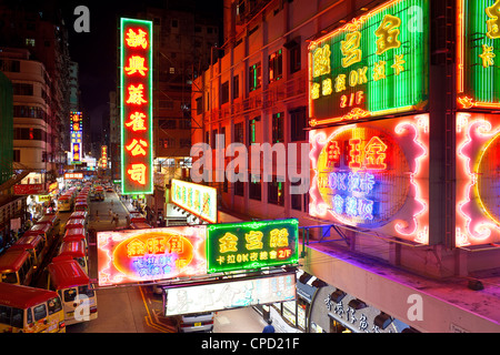 Straßenbild und Mini-bus Station, Mong Kok, Kowloon, Hong Kong, China, Asien Stockfoto