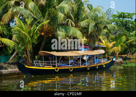 Boot für Touristen auf den Backwaters, Allepey, Kerala, Indien, Asien Stockfoto