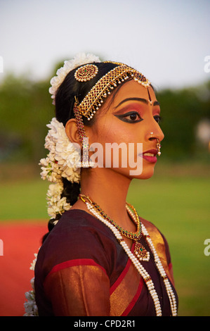 Traditionelle Tänzer, Mamallapuram (Mahabalipuram), Tamil Nadu, Indien, Asien Stockfoto