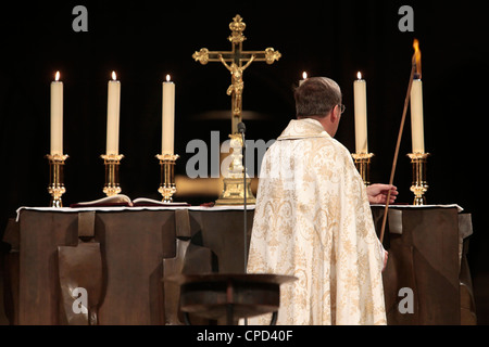 Altar Kerze Beleuchtung an Notre-Dame de Paris Kathedrale, Paris, Frankreich, Europa Stockfoto