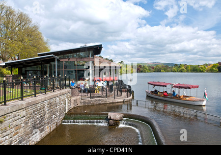 Roath Park Lake und Boot Cardiff Wales UK Stockfoto