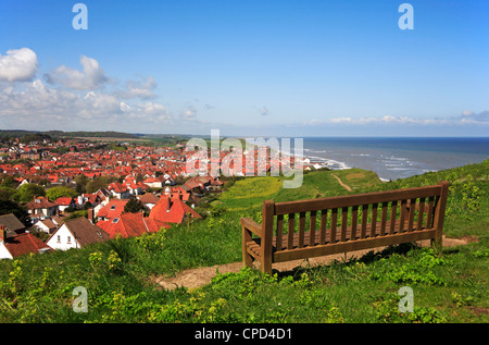 Ein Blick auf die Stadt von Sheringham von Beeston Hügel auf die North Norfolk Küste, England, Vereinigtes Königreich. Stockfoto