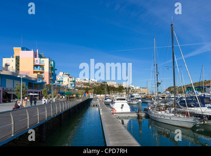 Boote in der Marina, Albufeira, Algarve, Portugal Stockfoto