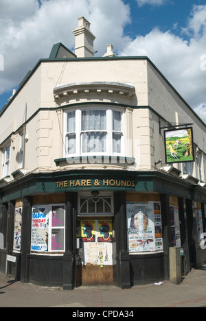 Pub geschlossen South London UK. Der Hase und Hund Gastwirtschaft.  HOMER SYKES Stockfoto